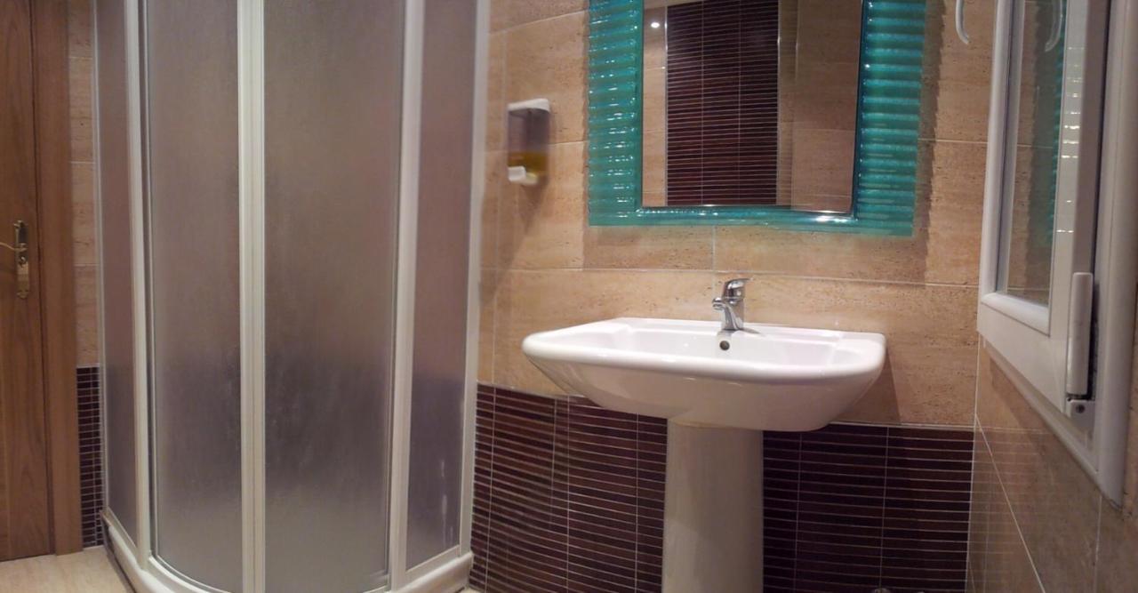 Hostal Conchi 미란다데에브로 외부 사진