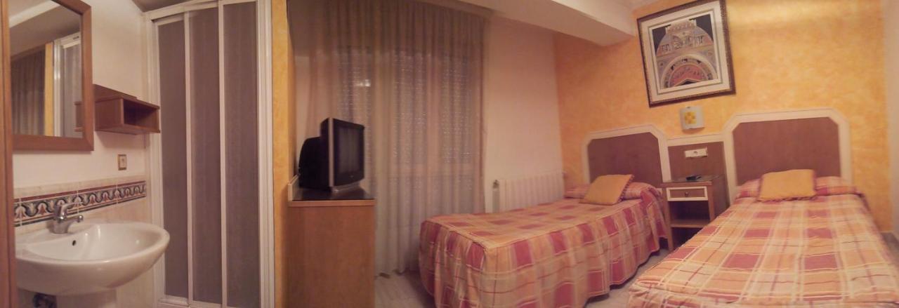 Hostal Conchi 미란다데에브로 외부 사진