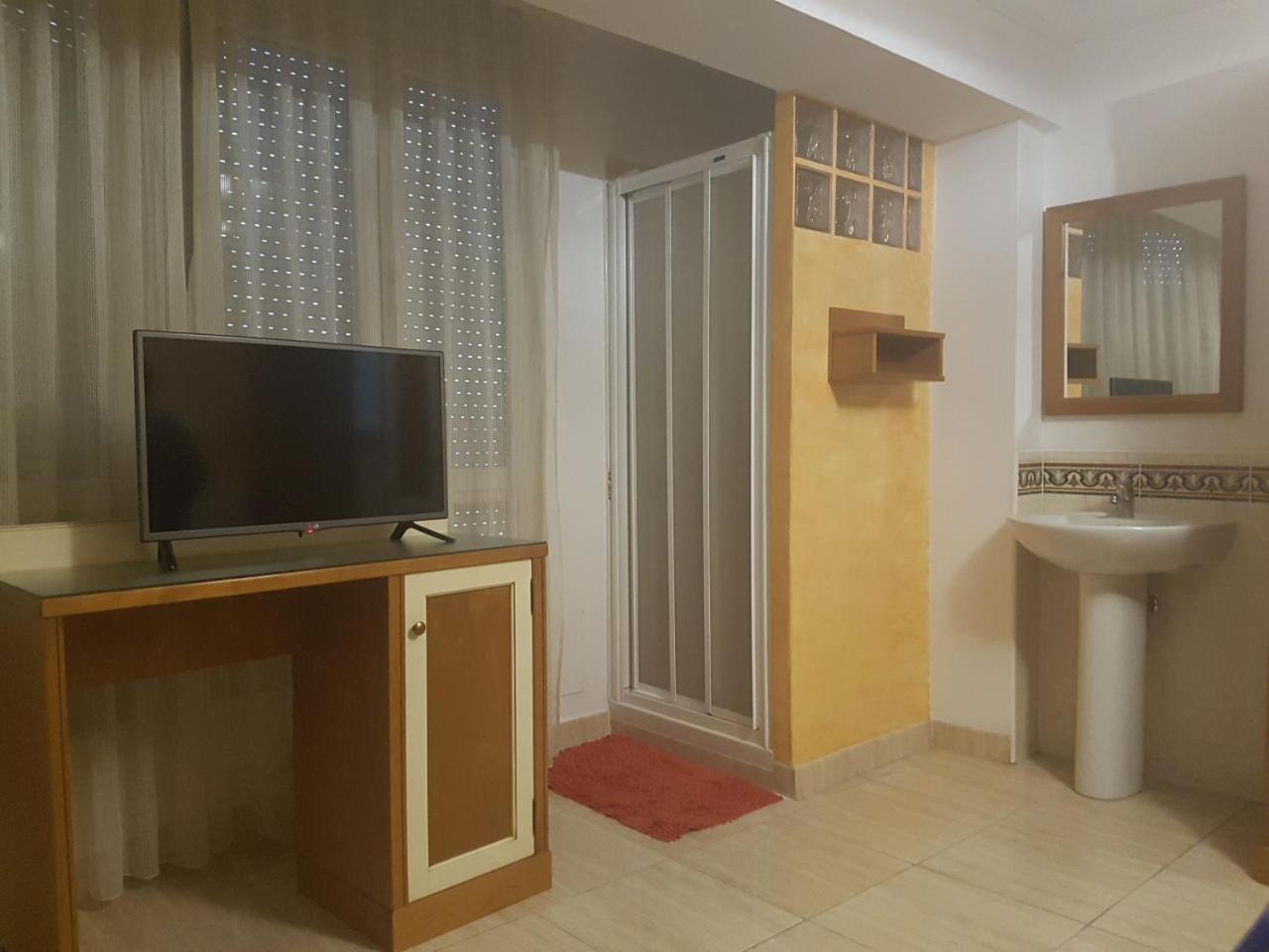 Hostal Conchi 미란다데에브로 외부 사진